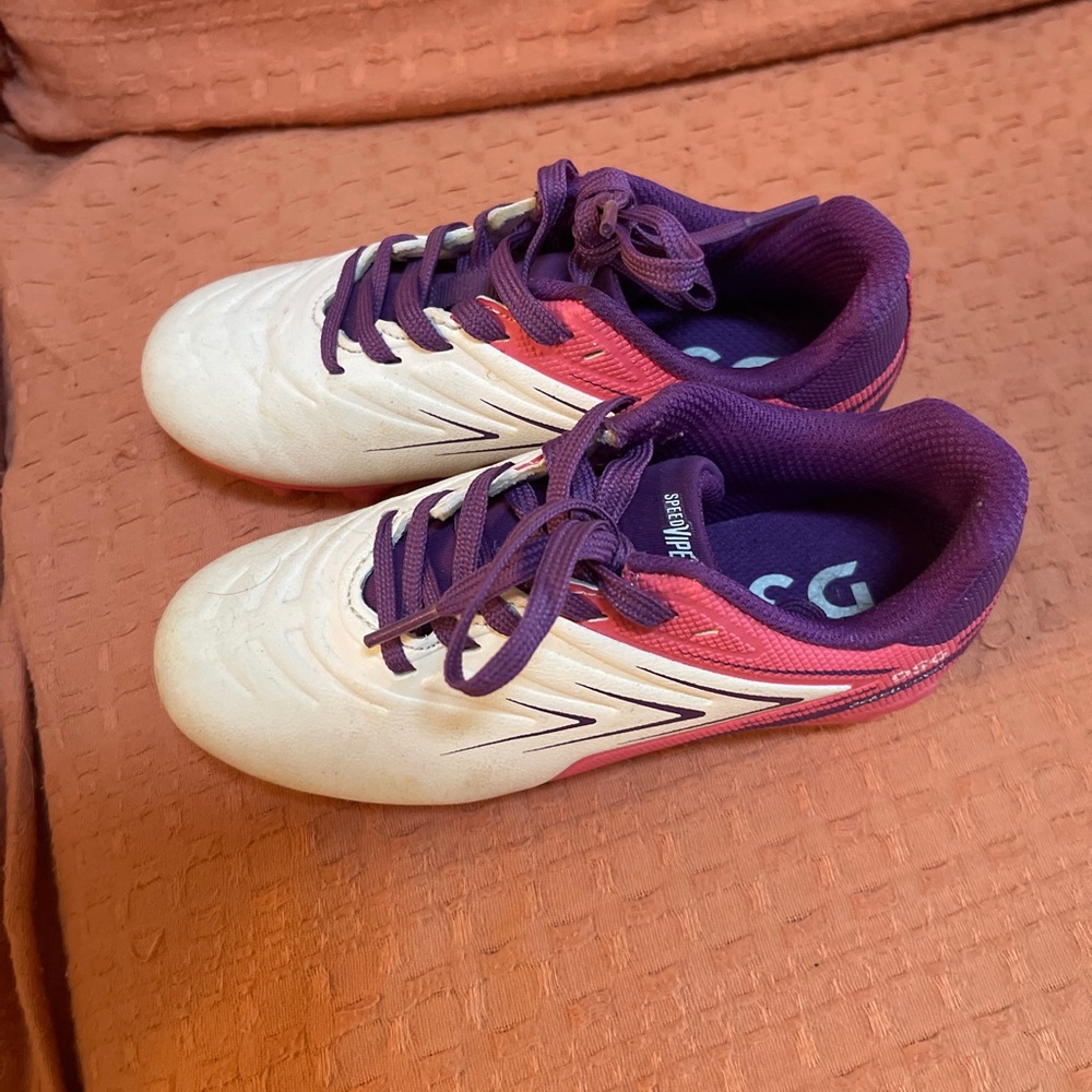 Good used condition, DSG pink and purple cleats. Size 11k (kids sizes)